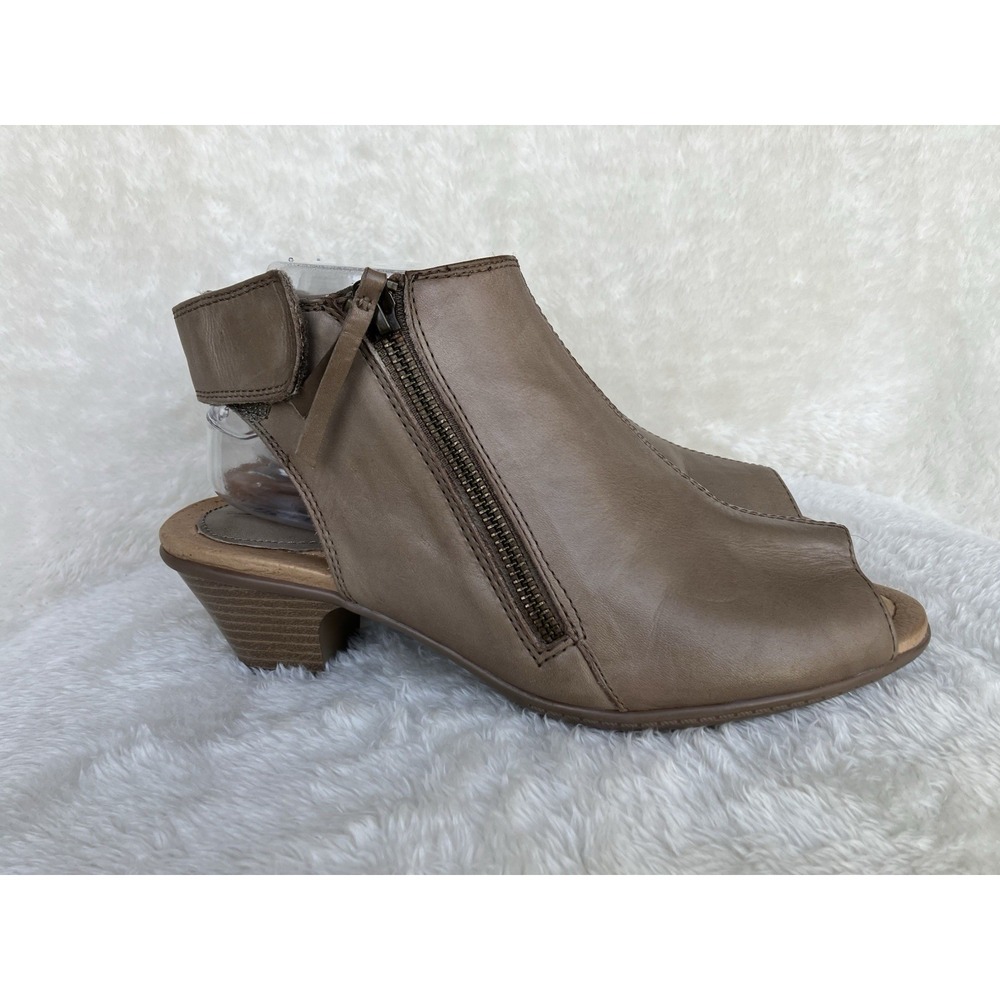 Earth Sandals Kristy Taupe Sz 8.5 B